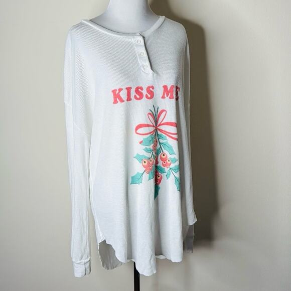 Wildfox Kiss Me Mistletoe White Thermal Top - Picture 2 of 5